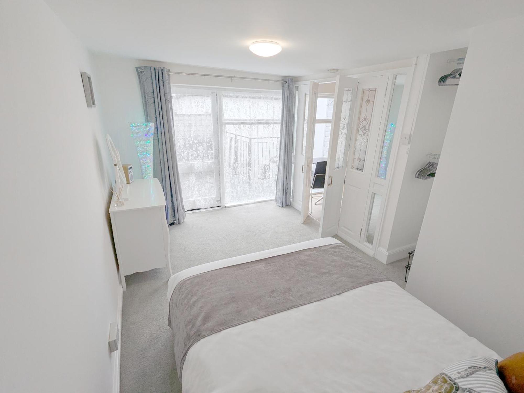 Harbour Steps - Torquay Luxury Apartment - Balcony, Free Parking, Netflix & Wifi * Torquay